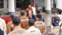 Inginkan Kota Batu Tetap Bersih, Pj Aries Motivasi 'Pasukan Kuning'.