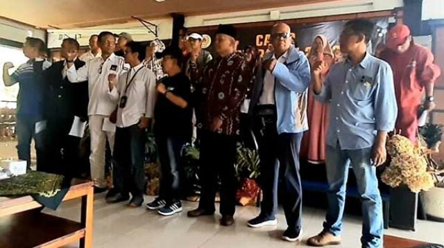 Deklarasi Damai Pemilu Sehat oleh perwakilan Parpol se-Kota Batu. (dik) - Parpol se-Batu Deklarasi Damai Didepan Wartawan PWI