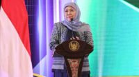 Gubernur Jatim Khofifah Indar Parawansa. (ist) - Pengumuman! UMP Jatim 2024 Naik 6,13 Persen