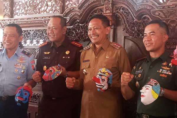 Hasil lukisan Topeng Malangan jajaran Forkopimda. (ws8) - Mask Colouring, Bentuk Perhatian Pemkot Malang pada Topeng Malangan