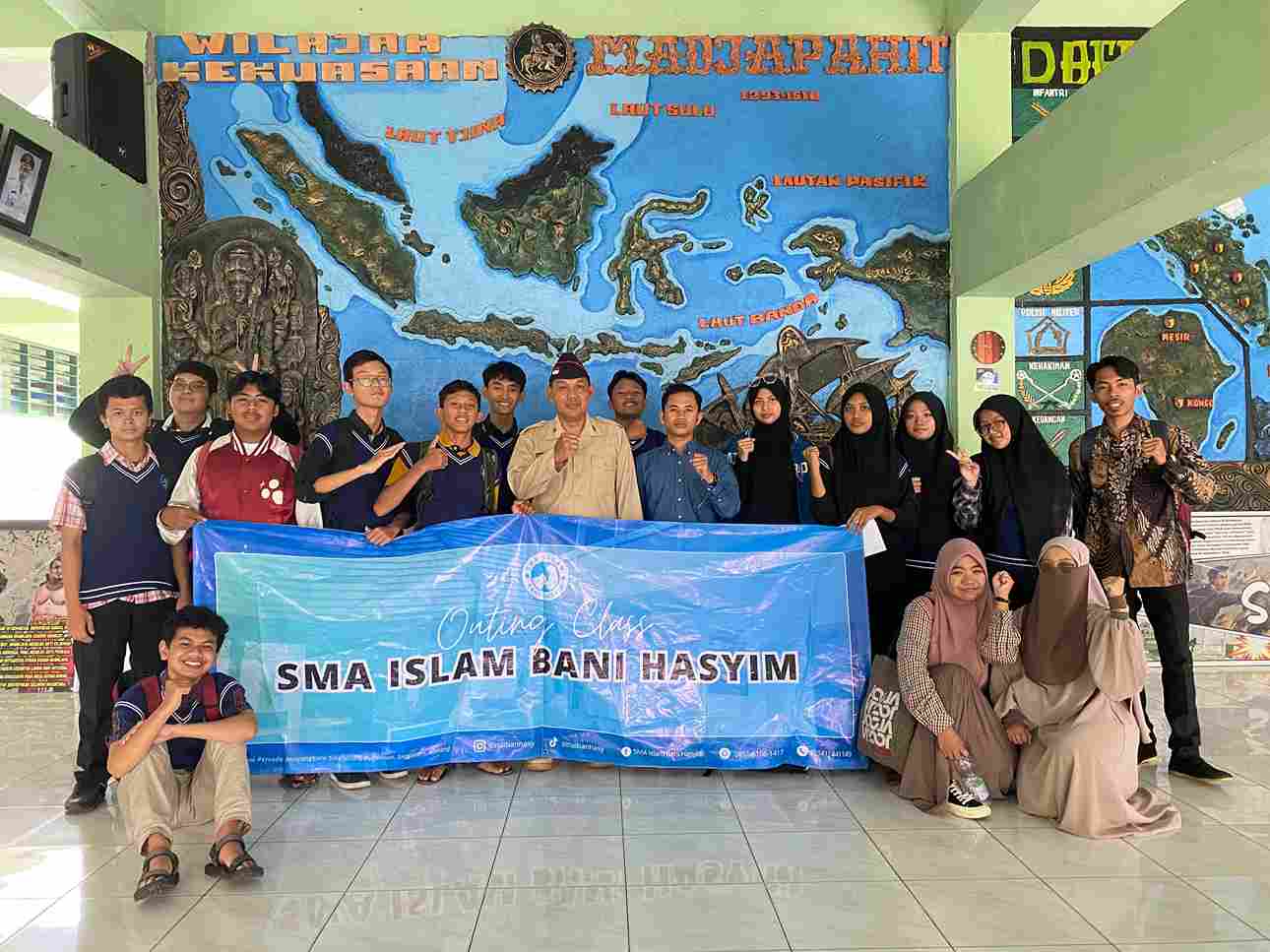 Jelajah Sejarah, SMA Islam Bani Hasyim Malang Kunjungi Empat Destinasi