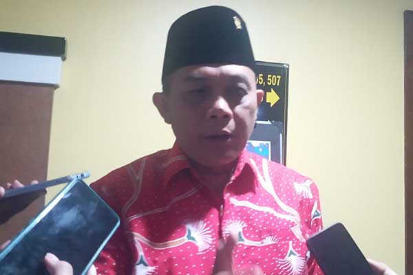 Ketua DPRD Kota Malang, I Made Riandiana Kartika dalam wawancara awak media. (Seru.co.id/ws8) - Ketua DPRD Kota Malang Sentil Pedas Persoalan Pemasangan APSBK