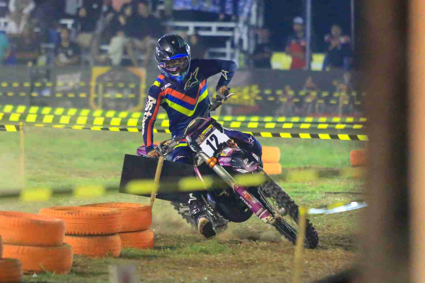 Kroser Trial Game Dirt Taklukan Cuaca dan Ekstrimnya Sirkuit Rampal Malang