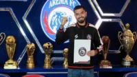 Arema FC Kenalkan Julian Guevara sebagai Gelandang Anyarnya