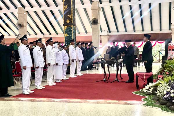 Pembacaan sumpah serentak 7 Kepala Desa PAW. (Seru.co.id/wul) - 7 Kades PAW Kabupaten Malang Dilantik, 5 Desa Sisanya Diisi Pj Kades