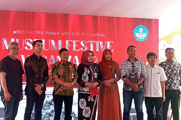 Pemenang lomba penulisan sejarah. (ws8) - Museum Festive Vaganza #2 Ajak Generasi Penerus Kemas Pembelajaran SejarahMuseum Festive Vaganza #2 Ajak Generasi Penerus Kemas Pembelajaran Sejarah
