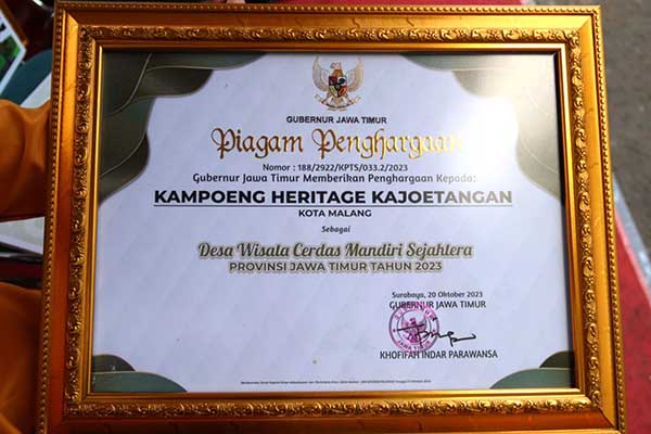 Penghargaan Festival Dewi Cemara Jatim 2023. (ist) - Kampoeng Heritage Kajoetangan Sabet Penghargaan Dewi Cemara Jatim 2023