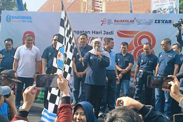 Personel Koramil 0833/01 Klojen hadiri Jalan Sehat HUT ke-78 Jatim di Bakorwil. (ist) - Personel Koramil 0833/01 Klojen Hadiri Jalan Sehat HUT ke-78 Jatim di Bakorwil