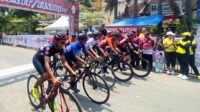 Peserta Lomba Balap Sepeda ‘Malang Criterium’ adu kecepatan saat start. (ws8) - Pemkot Malang Gagas Malang Criterium Jadi Sport Tourism