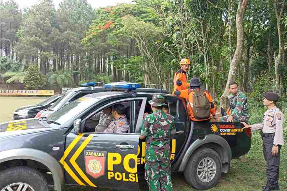 Lereng Gunung Kawi Terbakar, Pemadaman Terkendala Beratnya Medan