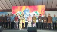 Pj Wali Kota Malang, Wahyu Hidayat membaca ikrar Cakrawala Mandala. (Seru.co.id/ws8) - Disdikbud Kota Malang Gelar Festival Singhasari Demi Pelestarian Budaya