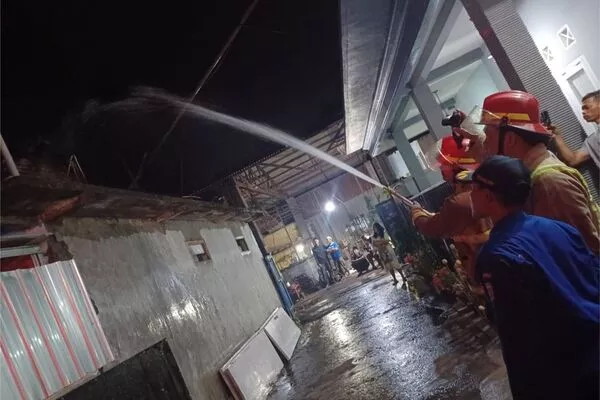Satu Rumah di Kepanjen Terbakar, Tiga Orang Terluka