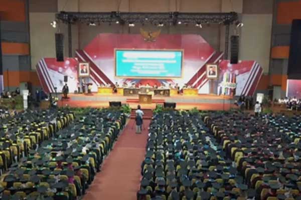 Prosesi wisuda di Graha Cakrawala UM. (ist) - UM Gelar Wisuda Periode 122 dan 123 Berturut-turut