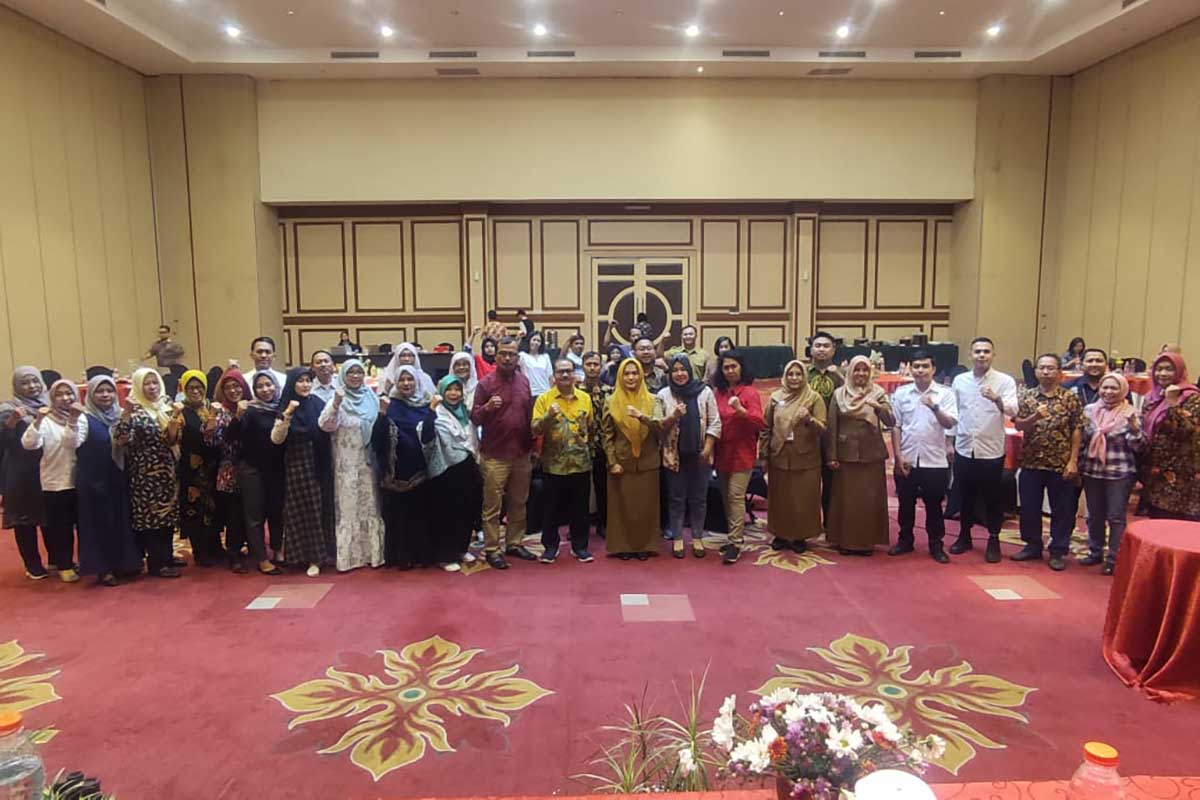 Sivitas UMC bersama pelaku IKM dan Disperindag Kabupaten Malang, kolaborasi ekspor. (rhd) - Upayakan Ekspor, Universitas Ma Chung Fasilitasi IKM Kabupaten Malang dan Calon Pembeli Malaysia