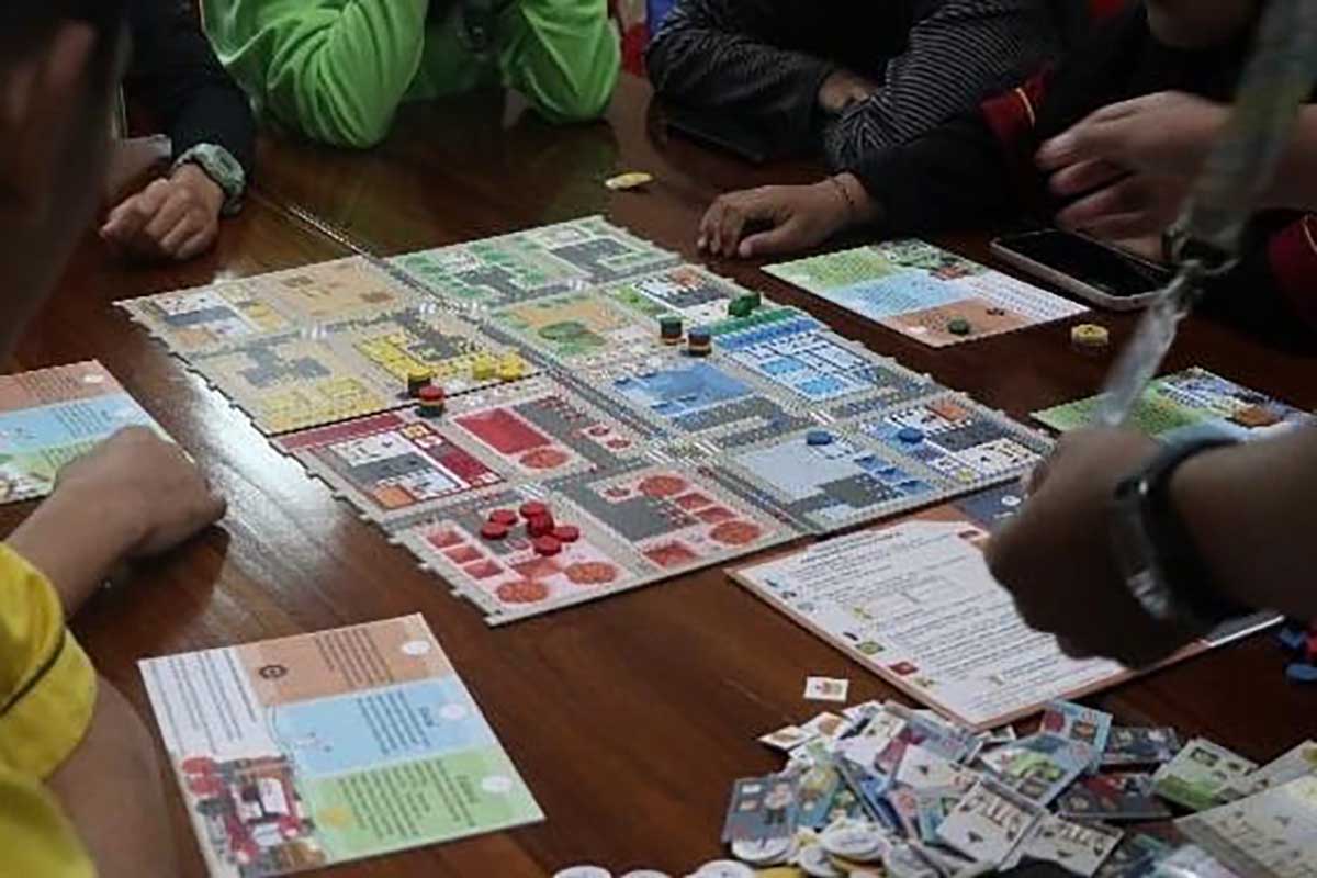 Board Game Do It Star A Business. (ist) - Guru Besar Polinema Ciptakan Board Game untuk Belajar Kewirausahaan