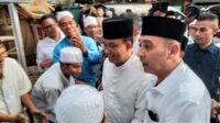 Capres-Cawapres nomor urut 01 Anies Baswedan dan Muhaimin Iskandar sowan pada pengasuh Pondok pesantren Walisongo di Kabupaten Situbondo, Kamis (28/12/2023). (Seru.co.id/fin) - Capres Cawapres AMIN Sowan ke Pengasuh Ponpes Walisongo di Situbondo