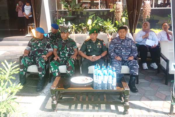 Danramil 0833/04 Sukun hadiri tasyakuran juara umum Menwa 808 Unmer Malang. (ist) - Danramil 0833/04 Sukun Hadiri Tasyakuran Juara Umum Menwa 808 Unmer Malang