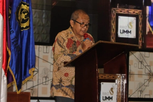 SENTIKUIN Bahas AI dan Big Data, FT Unitri Bikin Prodi Baru