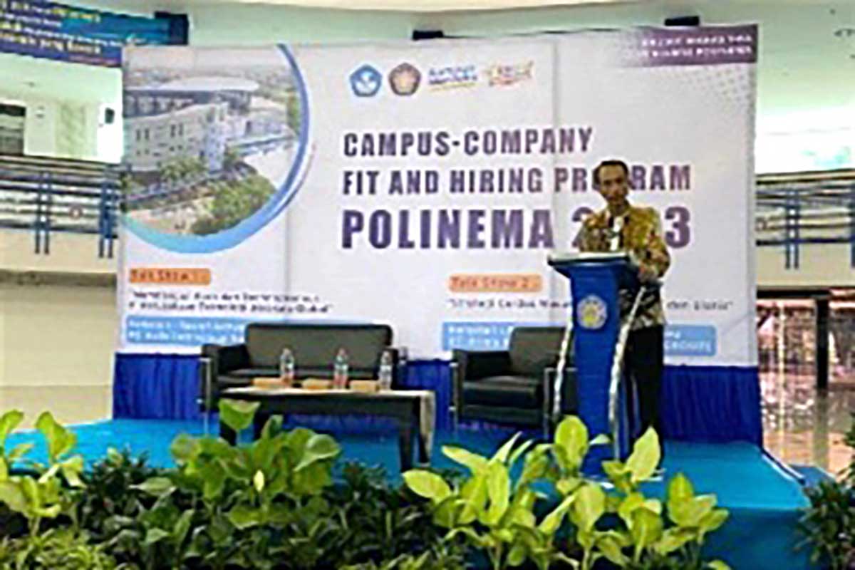 Direktur Polinema, Supriatna Adhisuwignjo ST MT, memberikan sambutan. (ist) - Tingkatkan Serapan Alumni, Polinema Selenggarakan Campus–Company Fit and Hiring