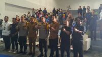 Foto bersama di sela pelaksanaan acara Diskusi Jurnalisme Positif Menuju Pemilu Damai di MCC. (Seru.co.id/dik) - IJTI Malang Raya Gelar Diskusi Jurnalisme Positif Menuju Pemilu Damai