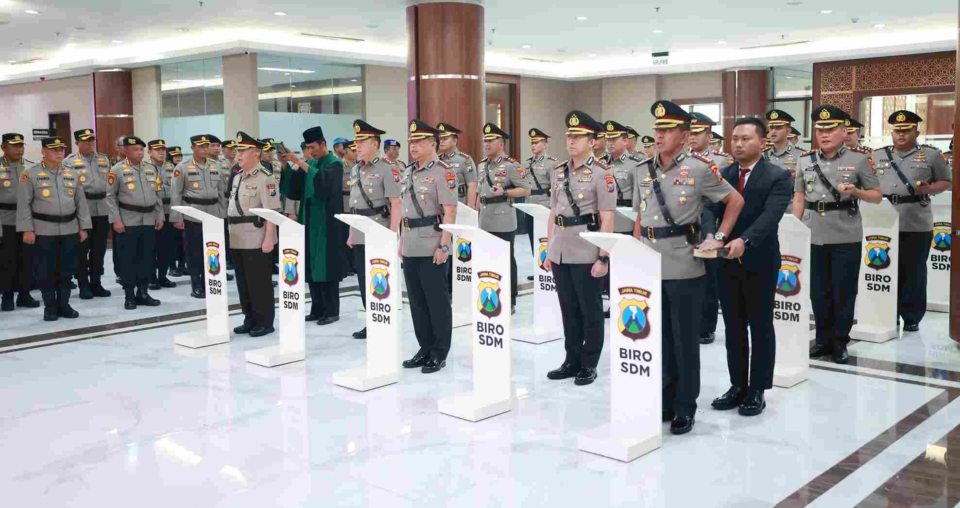 Kapolda Pimpin Sertijab PJU dan Kapolres Jajaran Polda Jatim