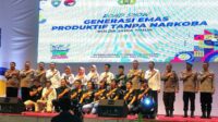 Kapolda Jatim, Irjen Pol Imam Sugianto, bersama jajarannya, pelajar dan pemain film Swara Diri. (rhd) - Cegah Narkotika Kalangan Pelajar, Polda Jatim Road Show Generasi Emas Produktif Tanpa Narkoba