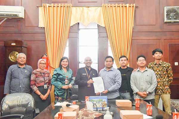 Mahasiswa Sumut saat audiensi dengan Pemkot Malang pada 16 Juni lalu. (ws10) - Disuarakan Mahasiswa Sumut Malang, Jembatan Suhat Dipasang Pagar Pembatas