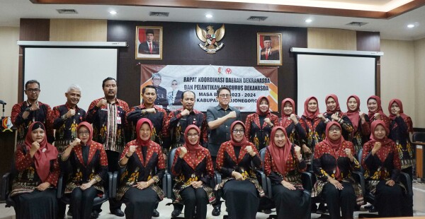 Pengurus Dekranasda Dilantik, Pj Bupati Bojonegoro Dorong Produk Lokal Jadi Andalan