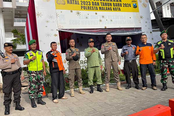 Personel Kodim 0833 bersama Polresta Malang Kota pantau keamanan nataru. (ist) - Kodim 0833 Bersama Polresta Malang Kota Pantau Keamanan Nataru