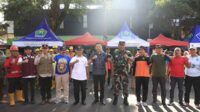 Pj Wali Kota Malang bersama jajaran dan komunitas masyarakat saat pelaksanaan Prokasih. (ist) - Pj Wali Kota Apresiasi Prokasih, Kepedulian dan Kesadaran Bersama Berperilaku Hidup Bersih