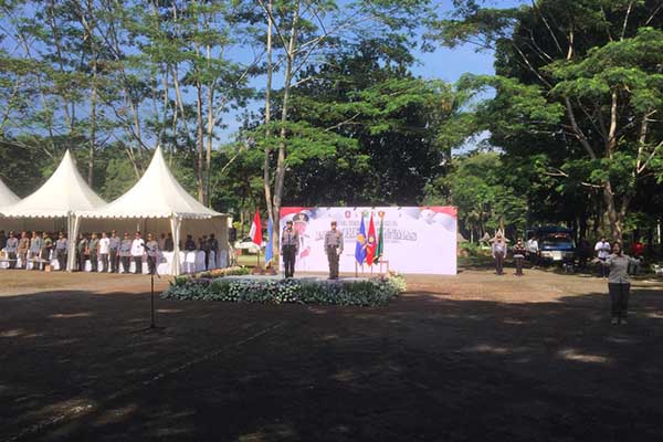 Pj Walikota Malang dalam Apel Pembukaan Jambore Satlinmas Persiapan Jelang Pemilu 2024. (Seru.co.id/ws9) - Pj Walikota Malang Hadiri Apel Jambore Satlinmas, Beri Pengarahan Pelaksanaan Jelang Pemilu
