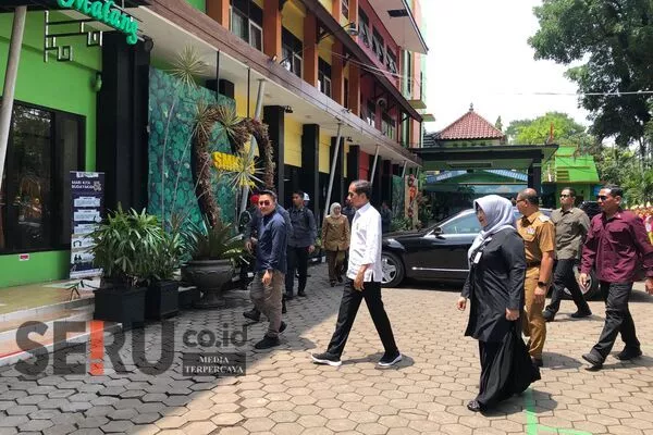 Jokowi Janjikan Alat Multi Beauty Treatment untuk SMK Negeri 3 Malang