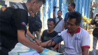 Proses pengecekan kesehatan. (Seru.co.id/wul) - Satlantas Polres Malang Gelar Cek Kendaraan dan Tes Urine Jelang Nataru