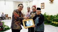 Empat kali Universitas Negeri Malang (UM) raih prestasi Anugerah Keterbukaan Informasi Publik kategori informatif dari Komisi Informasi Pusat RI sejak tahun 2020.