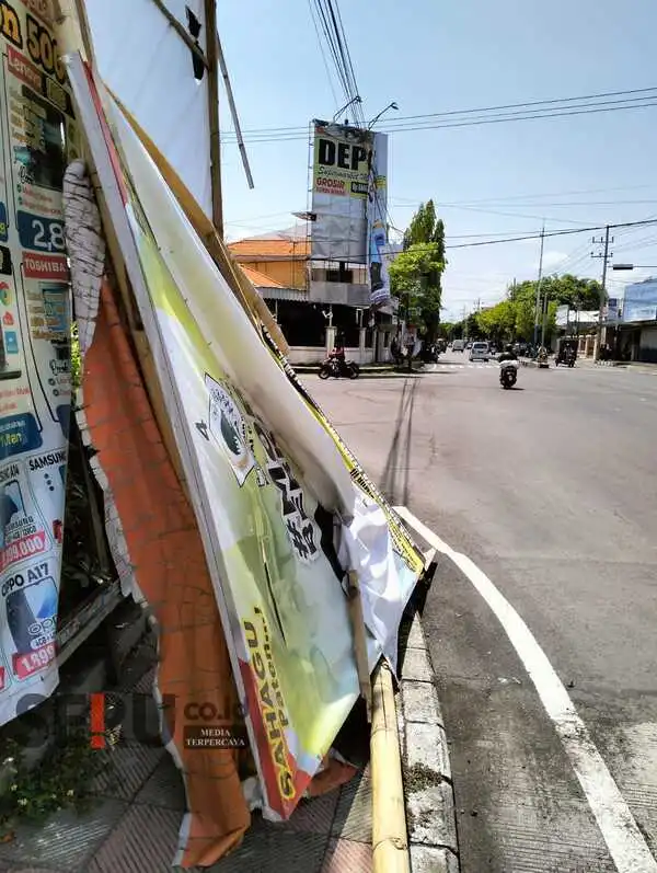 Aktivis Soroti APK Tak Berizin, Ganggu Pemandangan Jalan