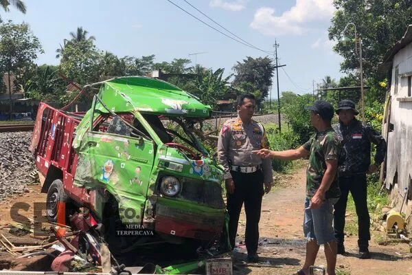 Kereta Odong-odong VS Kereta Api di Kepanjen, Satu Meninggal Dunia