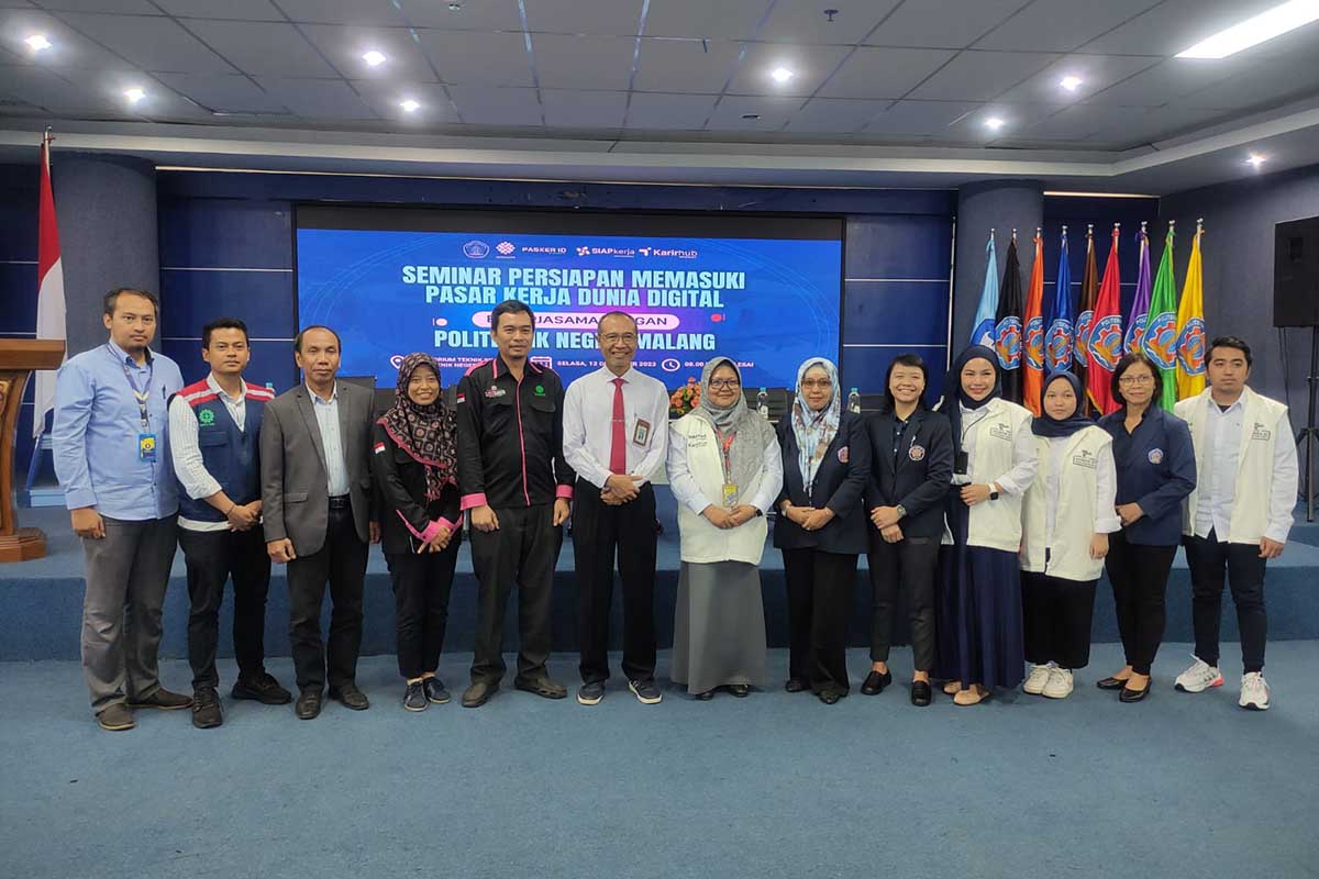 WD 3 Polinema bersama para pemateri Seminar Menyongsong Karir. (rhd) - Seminar Menyongsong Karir, Polinema Siapkan Alumni Sesuai Kebutuhan Industri