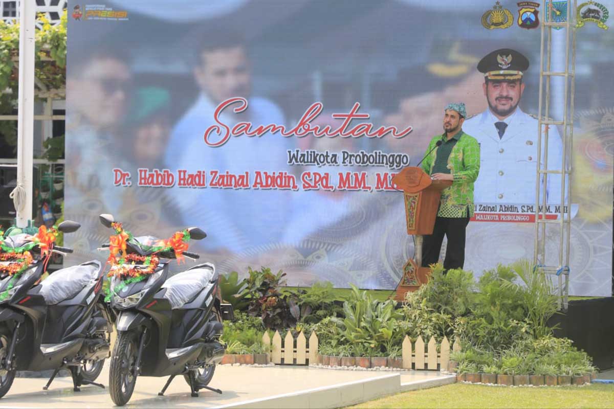Wali Kota Dr Habib Hadi Zainal Abidin berikan sambutan sebelum serahkan motor kepada Polisi RW. (ist) - Dukung Polisi RW, Wali Kota Habib Hadi Serahkan 70 Motor Operasional