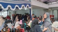 Animo masyarakat saat pengurusan pindah pilih di KPU Kota Malang. (Seru.co.id/ws10) - Hari Terakhir Pengurusan, Mahasiswa Penuhi Antrean Pindah Pilih