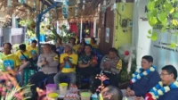 Babinsa Koramil 0833/03 Blimbing Dampingi Penilaian Lomba Kampung Bersih