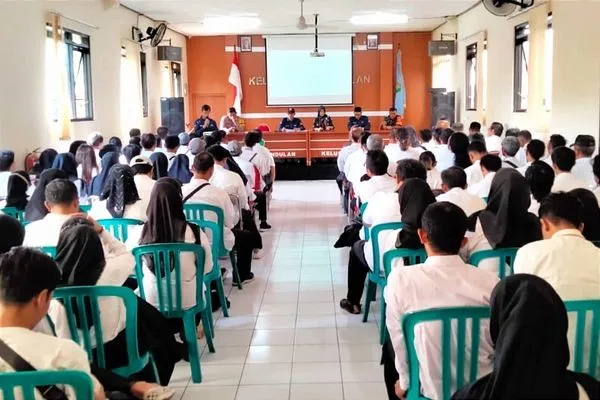 Babinsa Sukun Hadiri Pelantikan KPPS Kelurahan Bandulan