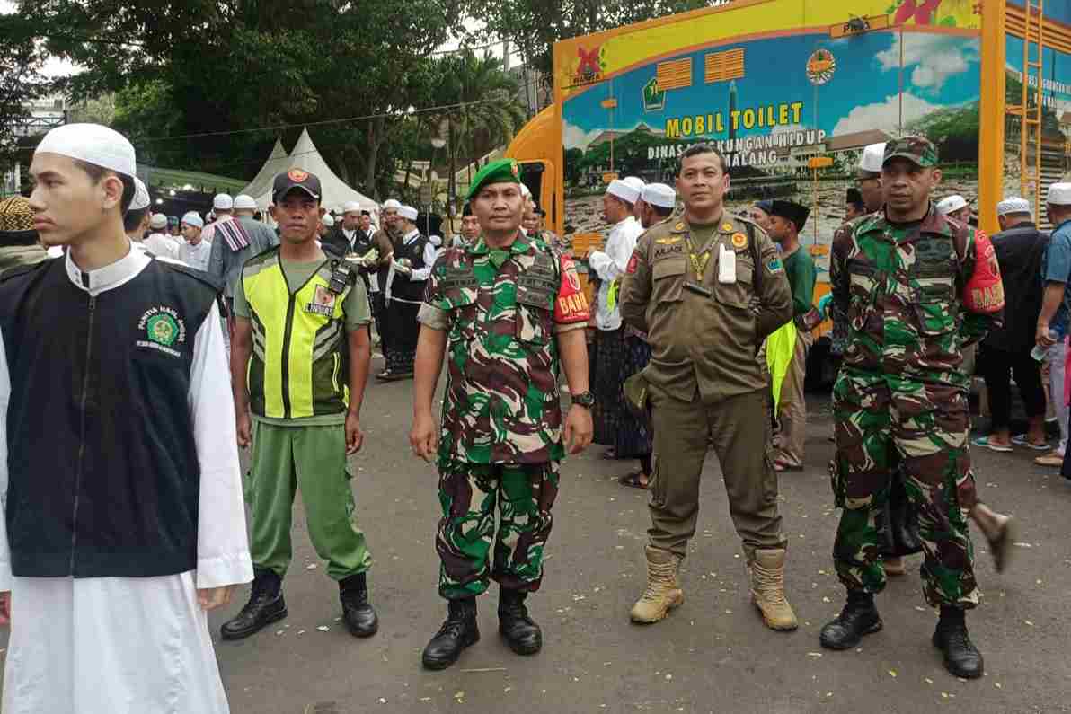 Babinsa Kiduldalem Amankan Haul Akbar Ponpes Darul Hadits Alfaqihiyyah