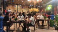Beberapa pengunjung hotel saat menikmati makan malam di Hotel Tugu Malang. (rhd) - Catatan Akhir 2023, Okupansi Hotel Selama Desember Cukup Tinggi