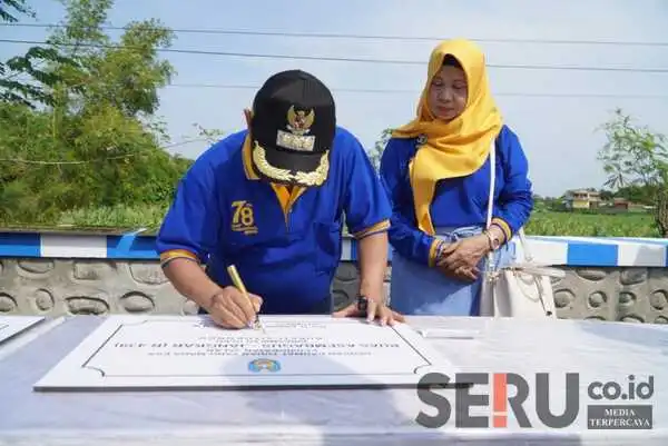Tepati Janji, Bung Karna Resmikan Jembatan dan Jalan di Panarukan