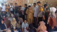 Bupati Situbondo Karna Suswandi bersama Forkopimda saat mengecek gudang logistik KPU Situbondo, Senin (15/01/2024). (Seru.co.id/aza) - Bupati Situbondo bersama Forkopimda Sidak Gudang Logistik KPU