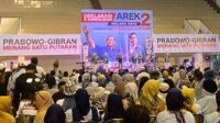 Deklarasi dan Konsolidasi AREK2 Pemenangan Paslon nomor urut 02 di GOR Ken Arok. (ws9) - AREK2 Deklarasi dan Konsolidasi Pemenangan Prabowo-Gibran, Klaim 6.000 Peserta