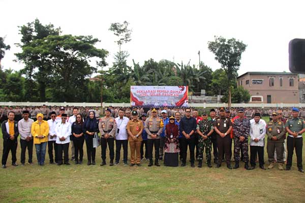 Forkopimda Kota Malang usia Apel Gelar Pengecekan Personel Pam TPS dan Deklarasi Damai Pemilu 2024. (ist) - Apel Gelar Pengecekan Personel Pam TPS dan Deklarasi Damai Pemilu 2024