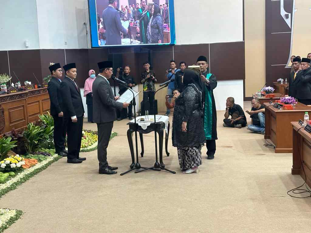 Hj Sulistyo Wahyuni Resmi Sebagai Anggota DPRD Kabupaten Pasuruan