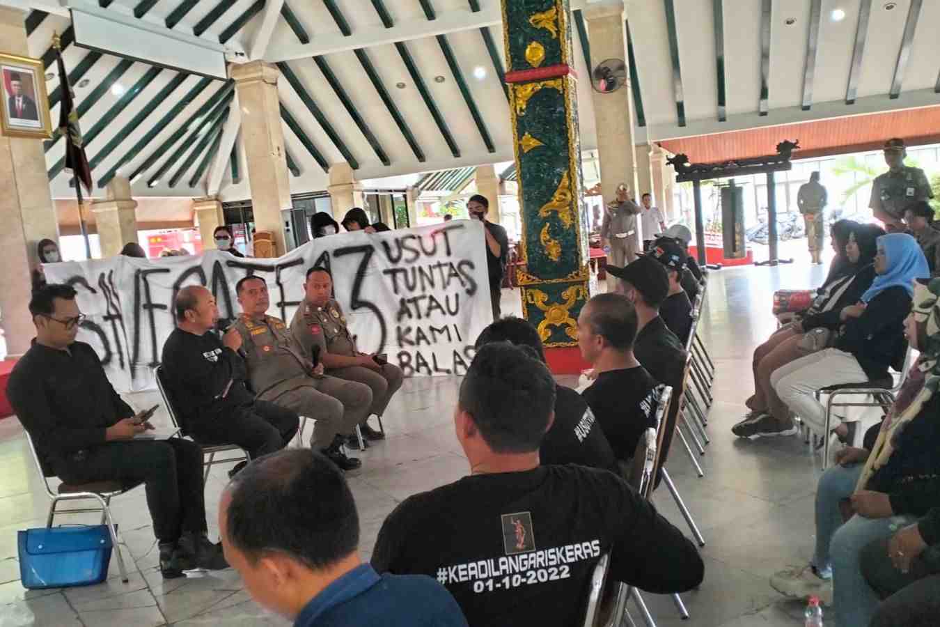 Pemkab dan DPRD Malang Berikan Pernyataan Pro-Kontra Pembongkaran Gate 13 Kanjuruhan