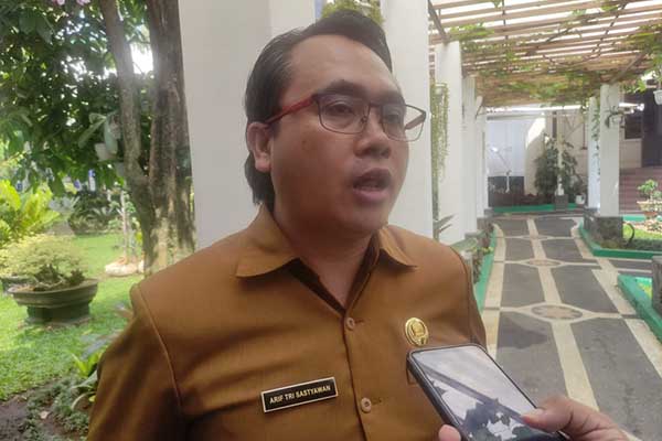 Kepala Disnaker Kota Malang, Arif Tri Sastyawan S STP MSi, wawancara di Balai Kota Malang. (ist) - Disnaker Tekan Angka Pengangguran di Kota Malang Melalui Pelatihan Siap Kerja